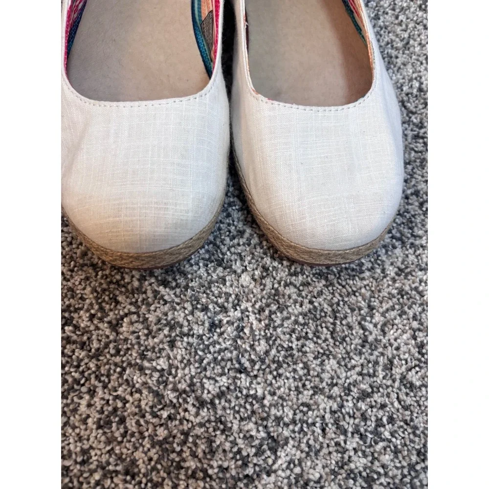 UGG Women's White Canvas Espadrille Flats Tribal Print Lining and Bow Detail 9